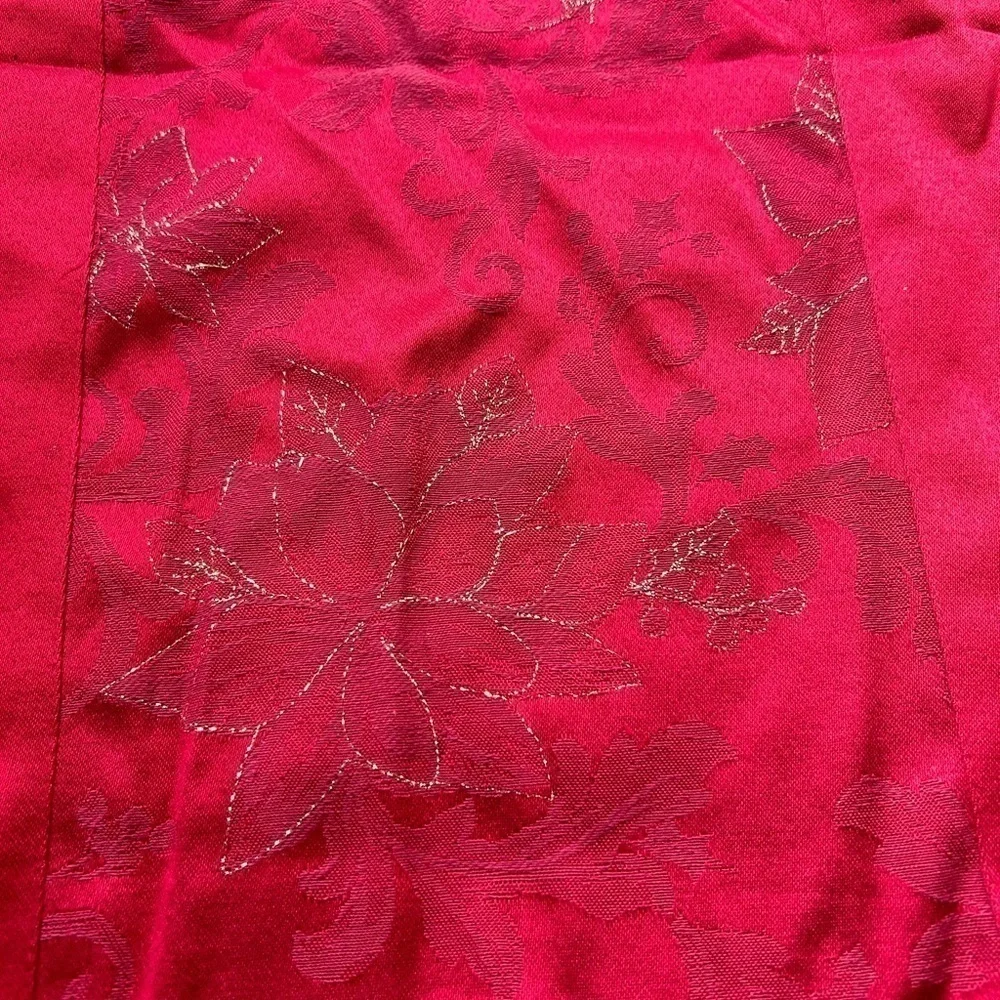 Poinsettia Christmas Table Runner